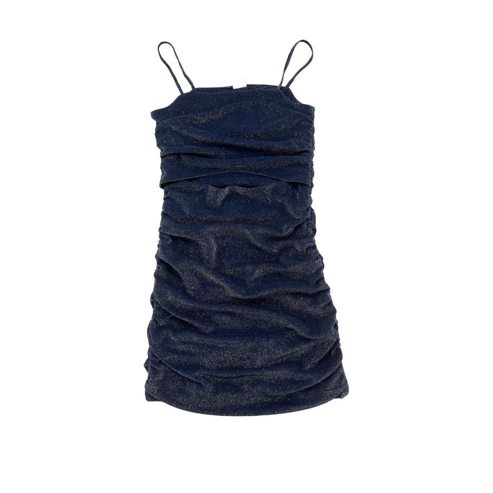 Vestido de malla plateado con perlas y tachuelas