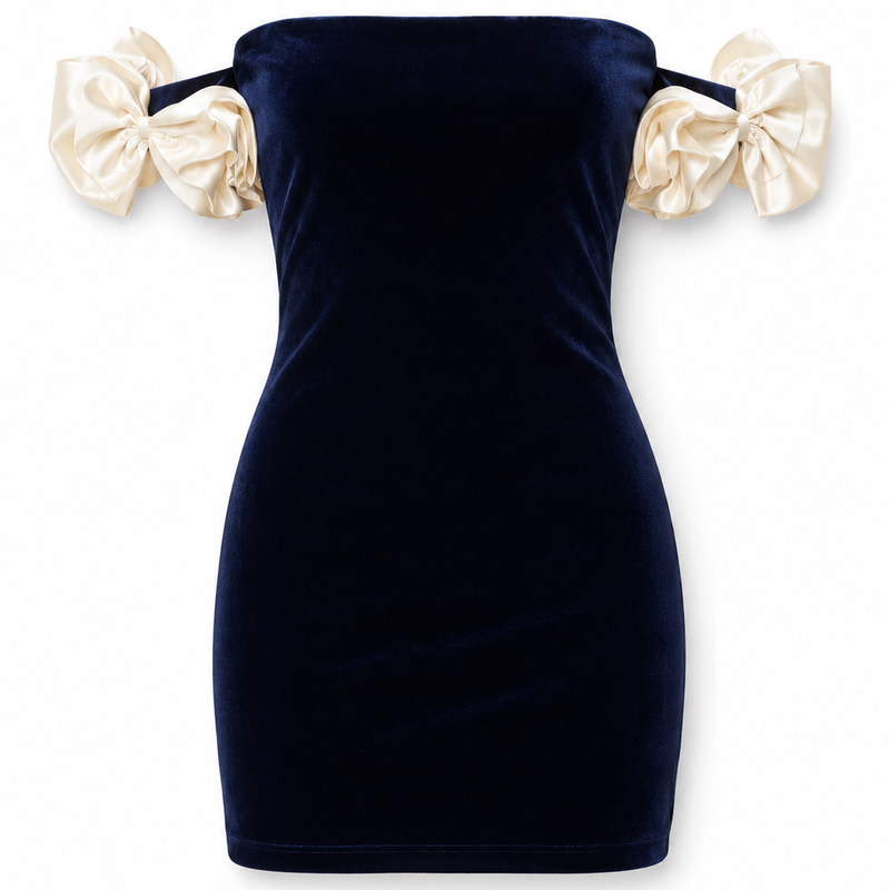 Vestido de malla plateado con perlas y tachuelas