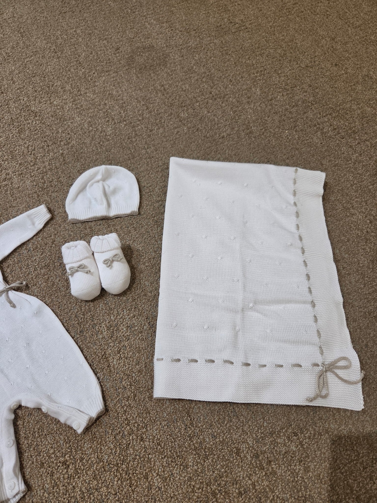 Conjunto de canastilla de punto de lujo
