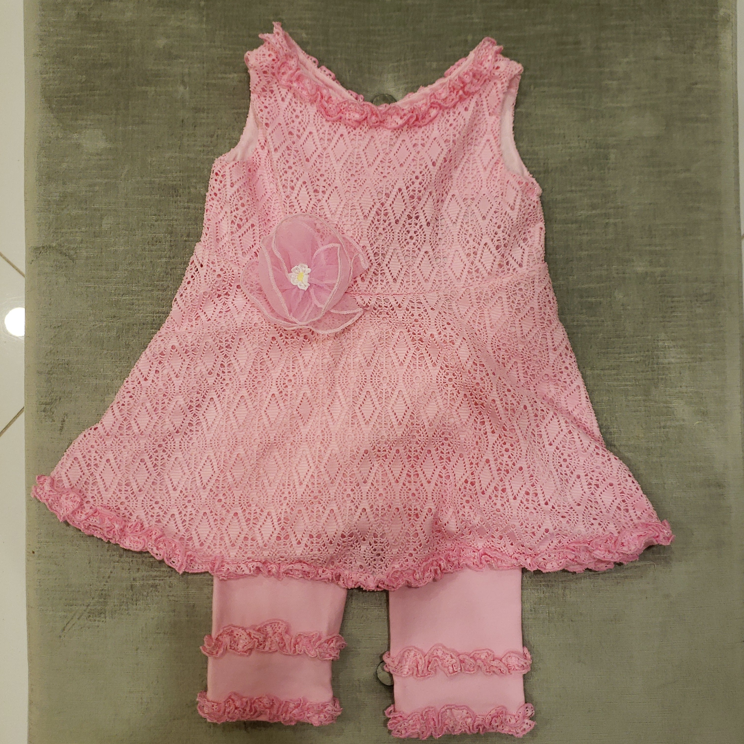 Cach Cach Crochet Top/Capri Set