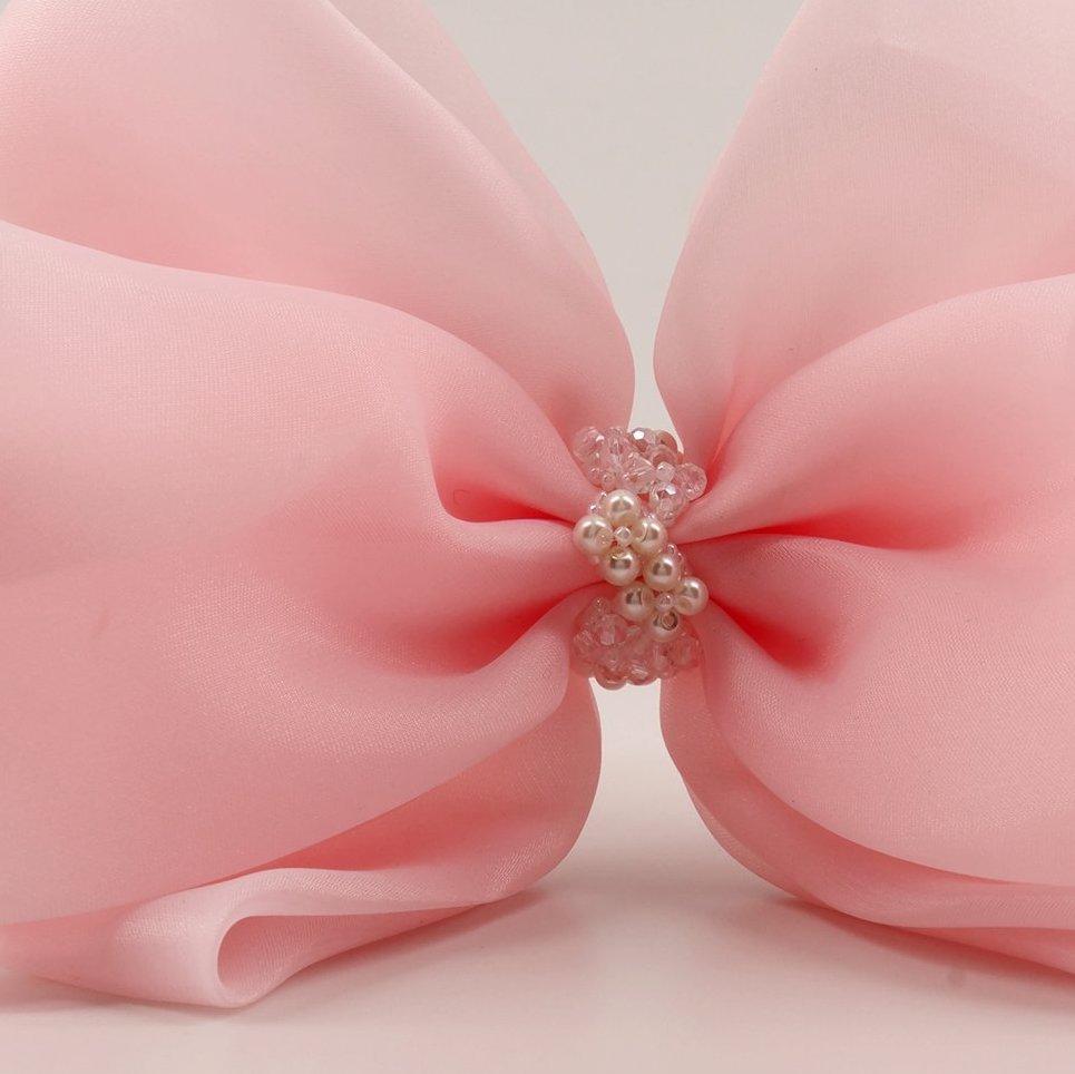 Diadema majestuosa con lazo