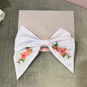 Embroidered White Bow Clip